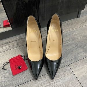 SOLD! Christian Louboutin pumps in black